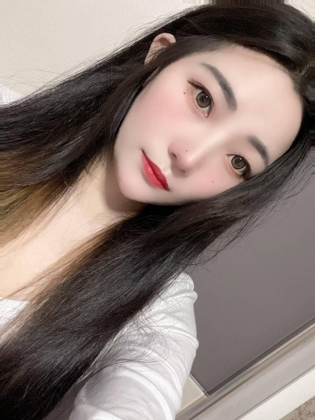 汉口依依非常漂亮的妹子